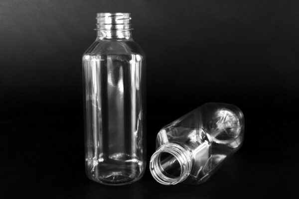 1470.jpg Butelka rPET kwadrat 330ml, gwint 38mm 2start